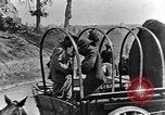 Image des ambulances de la Croix-Rouge l'Europe, 1918, de la seconde 54 séquences d'archives historiques vidéo 65675028115