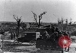 Image des ambulances de la Croix-Rouge l'Europe, 1918, de la seconde 58 séquences d'archives historiques vidéo 65675028115