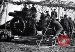 Standbild britischen bombardieren deutsche Leitung mit 8 Zoll Haubitzen Frankreich, 1916, aus Sekunde 36 historischem Filmmaterial Videoclip 65675028121