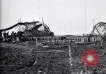 Standbild britischen bombardieren deutsche Leitung mit 8 Zoll Haubitzen Frankreich, 1916, aus Sekunde 50 historischem Filmmaterial Videoclip 65675028121
