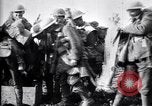 Standbild britische Truppen Vorbereiten für den Kampf in der Schlacht der Ancre Frankreich, 1916, aus Sekunde 23 historischem Filmmaterial Videoclip 65675028122
