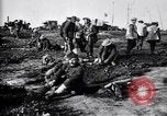Standbild britische Truppen Vorbereiten für den Kampf in der Schlacht der Ancre Frankreich, 1916, aus Sekunde 36 historischem Filmmaterial Videoclip 65675028122