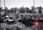 Standbild British gun Batterien in der Schlacht der Ancre Frankreich, 1916, aus Sekunde 35 historischem Filmmaterial Videoclip 65675028123