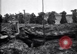 Standbild British gun Batterien in der Schlacht der Ancre Frankreich, 1916, aus Sekunde 38 historischem Filmmaterial Videoclip 65675028123
