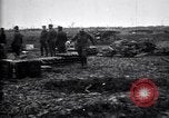 Standbild British gun Batterien in der Schlacht der Ancre Frankreich, 1916, aus Sekunde 42 historischem Filmmaterial Videoclip 65675028123