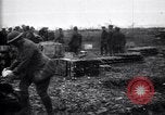 Standbild British gun Batterien in der Schlacht der Ancre Frankreich, 1916, aus Sekunde 45 historischem Filmmaterial Videoclip 65675028123