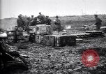 Standbild British gun Batterien in der Schlacht der Ancre Frankreich, 1916, aus Sekunde 56 historischem Filmmaterial Videoclip 65675028123