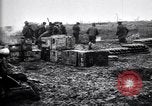 Standbild British gun Batterien in der Schlacht der Ancre Frankreich, 1916, aus Sekunde 57 historischem Filmmaterial Videoclip 65675028123