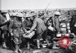 Standbild British 5th Army Truppen in der Schlacht der Ancre Frankreich, 1916, aus Sekunde 22 historischem Filmmaterial Videoclip 65675028124