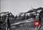 Standbild britischen Artilleristen feuern 8-Zoll howitzer Frankreich, 1916, aus Sekunde 18 historischem Filmmaterial Videoclip 65675028126