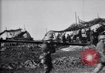 Standbild britischen Artilleristen feuern 8-Zoll howitzer Frankreich, 1916, aus Sekunde 20 historischem Filmmaterial Videoclip 65675028126