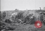 Standbild britischen Artilleristen feuern 8-Zoll howitzer Frankreich, 1916, aus Sekunde 24 historischem Filmmaterial Videoclip 65675028126