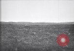 Standbild britischen Artilleristen feuern 8-Zoll howitzer Frankreich, 1916, aus Sekunde 31 historischem Filmmaterial Videoclip 65675028126