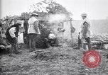 Standbild britischen Artilleristen feuern 8-Zoll howitzer Frankreich, 1916, aus Sekunde 38 historischem Filmmaterial Videoclip 65675028126
