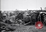 Standbild britischen Artilleristen feuern 8-Zoll howitzer Frankreich, 1916, aus Sekunde 41 historischem Filmmaterial Videoclip 65675028126