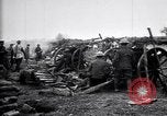 Standbild britischen Artilleristen feuern 8-Zoll howitzer Frankreich, 1916, aus Sekunde 42 historischem Filmmaterial Videoclip 65675028126