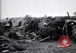 Standbild britischen Artilleristen feuern 8-Zoll howitzer Frankreich, 1916, aus Sekunde 56 historischem Filmmaterial Videoclip 65675028126