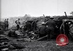 Standbild britischen Artilleristen feuern 8-Zoll howitzer Frankreich, 1916, aus Sekunde 60 historischem Filmmaterial Videoclip 65675028126