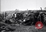 Standbild britischen Artilleristen feuern 8-Zoll howitzer Frankreich, 1916, aus Sekunde 61 historischem Filmmaterial Videoclip 65675028126