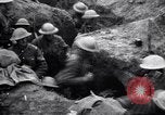 Standbild Irish Regiment Truppen in der Schlacht der Ancre Frankreich, 1916, aus Sekunde 20 historischem Filmmaterial Videoclip 65675028128