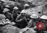Standbild Irish Regiment Truppen in der Schlacht der Ancre Frankreich, 1916, aus Sekunde 22 historischem Filmmaterial Videoclip 65675028128