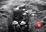 Standbild Irish Regiment Truppen in der Schlacht der Ancre Frankreich, 1916, aus Sekunde 31 historischem Filmmaterial Videoclip 65675028128
