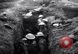 Standbild Irish Regiment Truppen in der Schlacht der Ancre Frankreich, 1916, aus Sekunde 32 historischem Filmmaterial Videoclip 65675028128