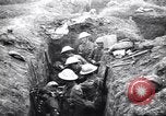 Standbild Irish Regiment Truppen in der Schlacht der Ancre Frankreich, 1916, aus Sekunde 33 historischem Filmmaterial Videoclip 65675028128