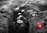 Standbild Irish Regiment Truppen in der Schlacht der Ancre Frankreich, 1916, aus Sekunde 34 historischem Filmmaterial Videoclip 65675028128