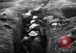 Standbild Irish Regiment Truppen in der Schlacht der Ancre Frankreich, 1916, aus Sekunde 35 historischem Filmmaterial Videoclip 65675028128