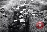 Standbild Irish Regiment Truppen in der Schlacht der Ancre Frankreich, 1916, aus Sekunde 38 historischem Filmmaterial Videoclip 65675028128