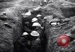 Standbild Irish Regiment Truppen in der Schlacht der Ancre Frankreich, 1916, aus Sekunde 39 historischem Filmmaterial Videoclip 65675028128