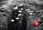 Standbild Irish Regiment Truppen in der Schlacht der Ancre Frankreich, 1916, aus Sekunde 41 historischem Filmmaterial Videoclip 65675028128