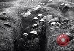 Standbild Irish Regiment Truppen in der Schlacht der Ancre Frankreich, 1916, aus Sekunde 51 historischem Filmmaterial Videoclip 65675028128