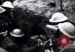 Standbild Irish Regiment Truppen in der Schlacht der Ancre Frankreich, 1916, aus Sekunde 58 historischem Filmmaterial Videoclip 65675028128