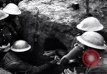 Standbild Irish Regiment Truppen in der Schlacht der Ancre Frankreich, 1916, aus Sekunde 60 historischem Filmmaterial Videoclip 65675028128