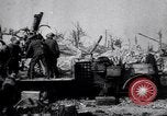 Standbild die britischen LKW-montierte antiaircraft guns Frankreich, 1916, aus Sekunde 17 historischem Filmmaterial Videoclip 65675028132