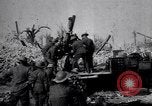 Standbild die britischen LKW-montierte antiaircraft guns Frankreich, 1916, aus Sekunde 25 historischem Filmmaterial Videoclip 65675028132