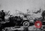 Standbild die britischen LKW-montierte antiaircraft guns Frankreich, 1916, aus Sekunde 30 historischem Filmmaterial Videoclip 65675028132
