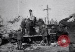 Standbild die britischen LKW-montierte antiaircraft guns Frankreich, 1916, aus Sekunde 37 historischem Filmmaterial Videoclip 65675028132