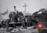 Standbild die britischen LKW-montierte antiaircraft guns Frankreich, 1916, aus Sekunde 38 historischem Filmmaterial Videoclip 65675028132