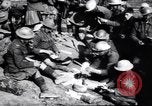 Image Mail Appel de troupes écossais France, 1916, de la seconde 19 séquences d'archives historiques vidéo 65675028134