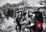 Standbild Cameronians schottischen Regiments Marsch zurück von der Vorderseite Frankreich, 1916, aus Sekunde 17 historischem Filmmaterial Videoclip 65675028140