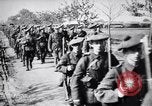 Standbild Cameronians schottischen Regiments Marsch zurück von der Vorderseite Frankreich, 1916, aus Sekunde 18 historischem Filmmaterial Videoclip 65675028140