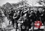 Standbild Cameronians schottischen Regiments Marsch zurück von der Vorderseite Frankreich, 1916, aus Sekunde 23 historischem Filmmaterial Videoclip 65675028140