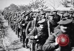 Standbild Cameronians schottischen Regiments Marsch zurück von der Vorderseite Frankreich, 1916, aus Sekunde 29 historischem Filmmaterial Videoclip 65675028140