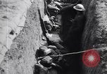 Standbild Cameronians schottischen Regiments Marsch zurück von der Vorderseite Frankreich, 1916, aus Sekunde 49 historischem Filmmaterial Videoclip 65675028140