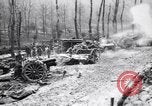 Standbild Britische Artillerie Feuern in der Schlacht der Ancre Frankreich, 1916, aus Sekunde 6 historischem Filmmaterial Videoclip 65675028141