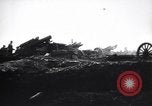 Standbild Britische Artillerie Feuern in der Schlacht der Ancre Frankreich, 1916, aus Sekunde 16 historischem Filmmaterial Videoclip 65675028141