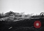 Standbild Britische Artillerie Feuern in der Schlacht der Ancre Frankreich, 1916, aus Sekunde 23 historischem Filmmaterial Videoclip 65675028141